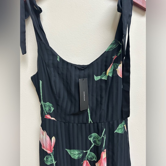 NWT Lulu’s Floral Dress - Picture 5 of 9